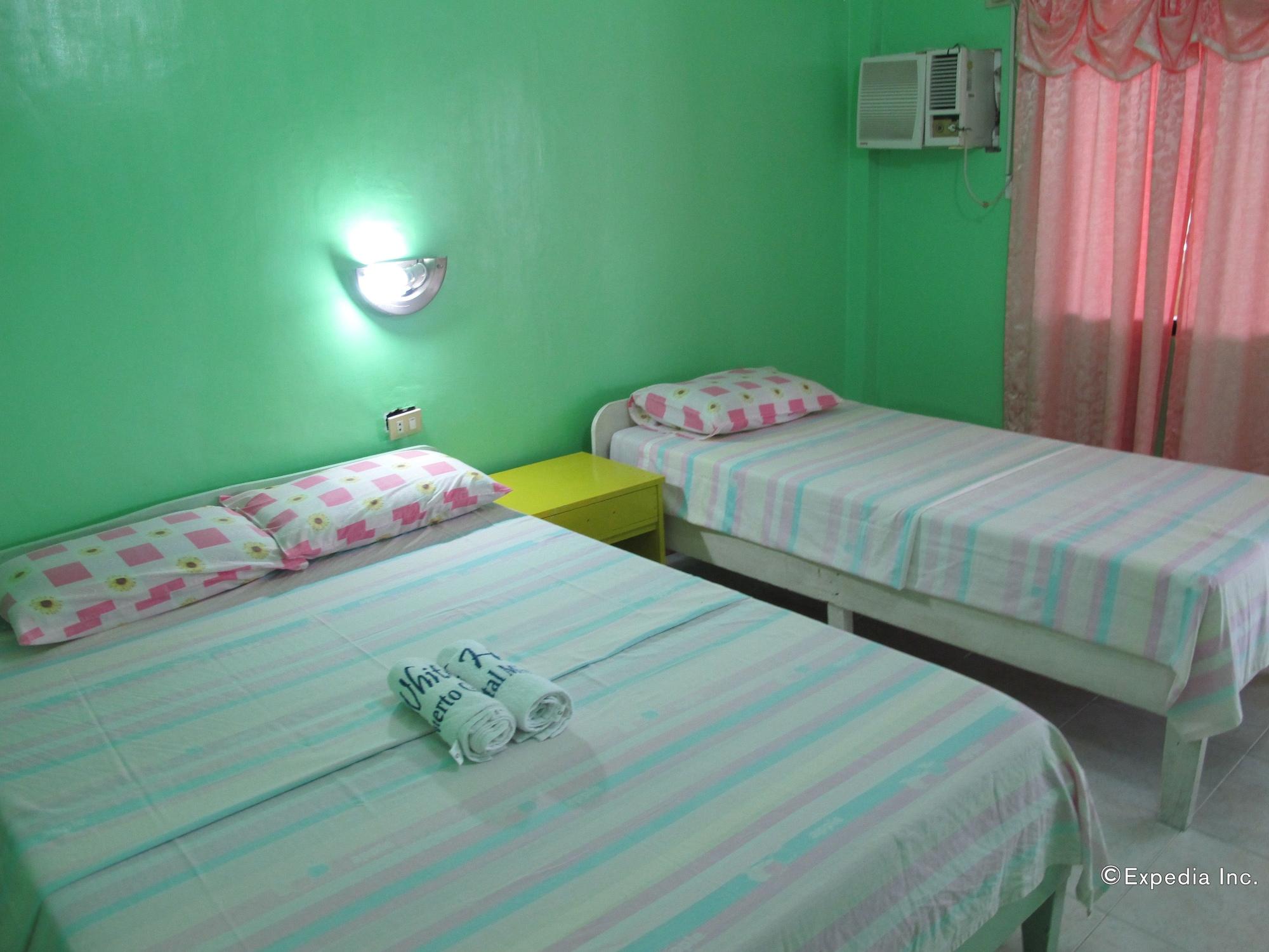 White Beach Hotel Puerto Galera Powered By Cocotel Exterior foto