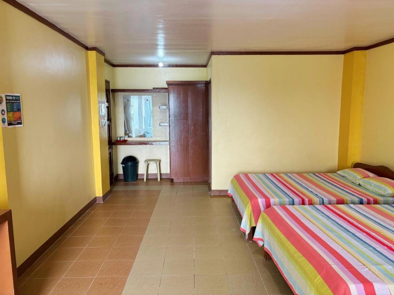 White Beach Hotel Puerto Galera Powered By Cocotel Exterior foto