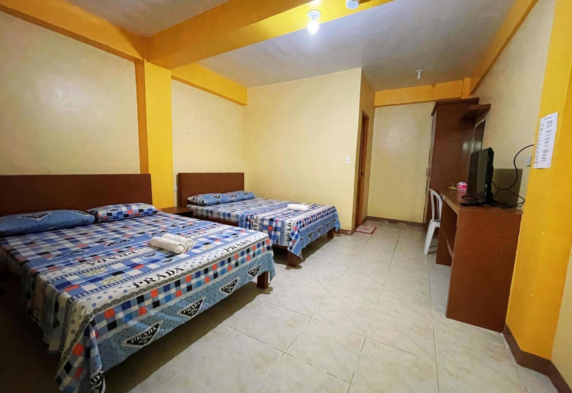 White Beach Hotel Puerto Galera Powered By Cocotel Exterior foto