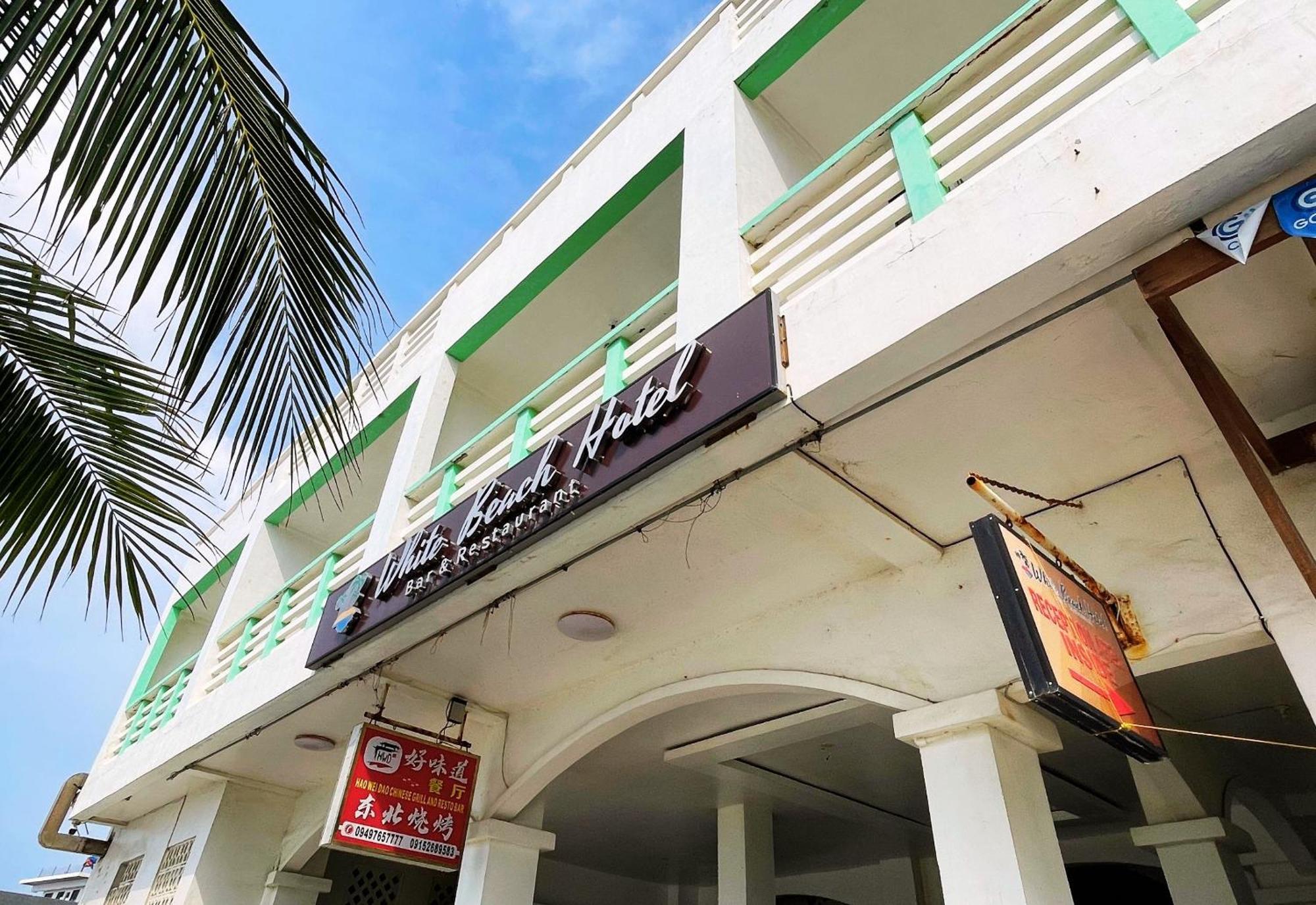 White Beach Hotel Puerto Galera Powered By Cocotel Exterior foto
